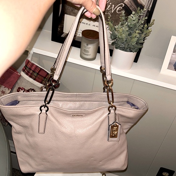 COACH LEATHER HANDBAG - Picture 1 of 9